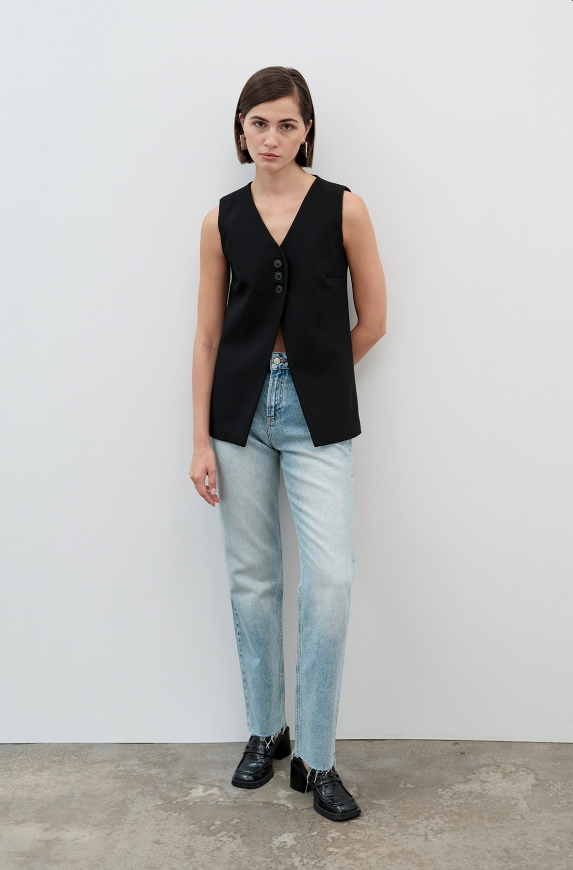 black-buttoned-V-neck-waistcoat-01-kochila-couture-formals-for-women