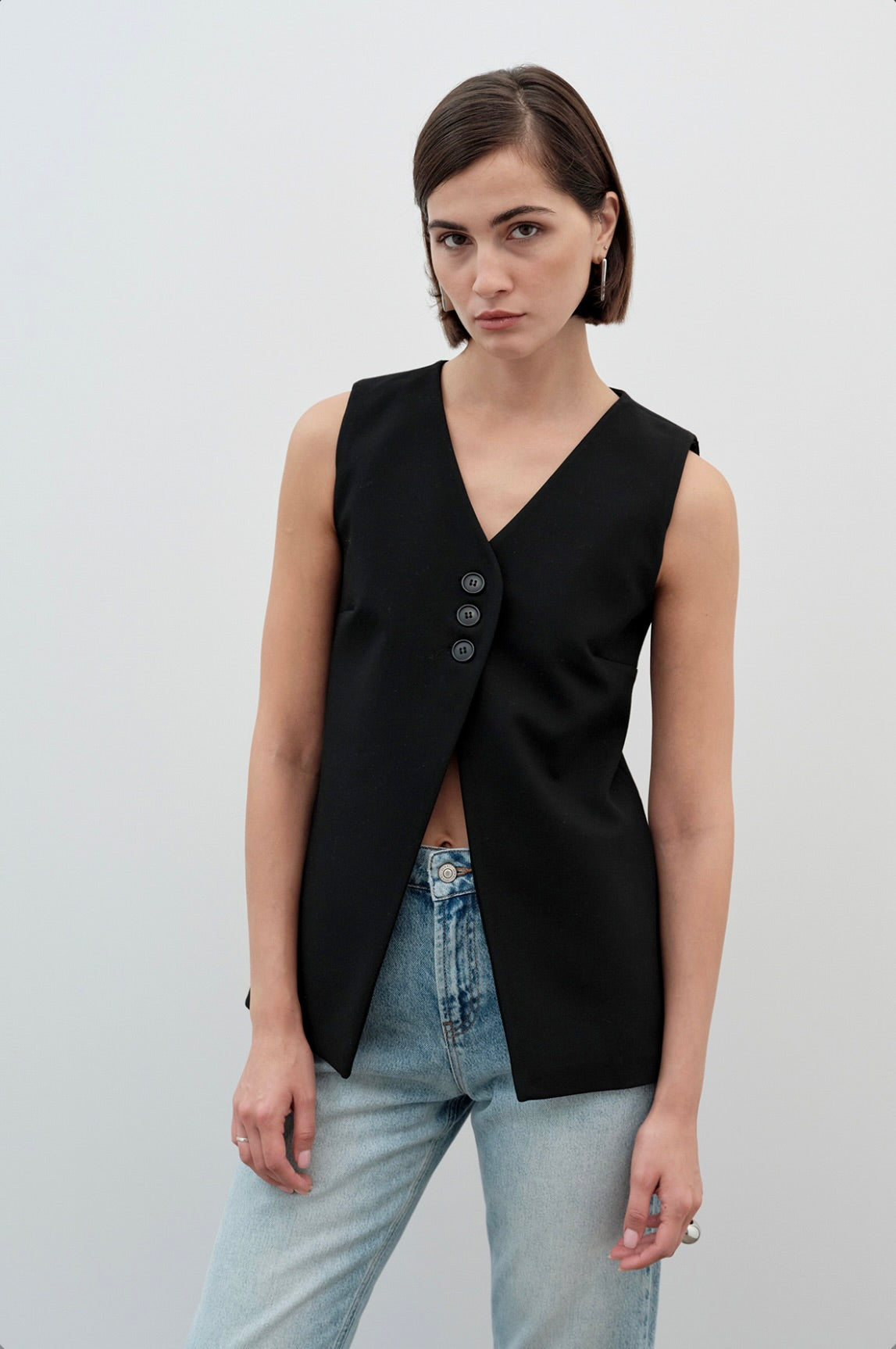 black-buttoned-V-neck-waistcoat-03-kochila-couture-formals-for-women