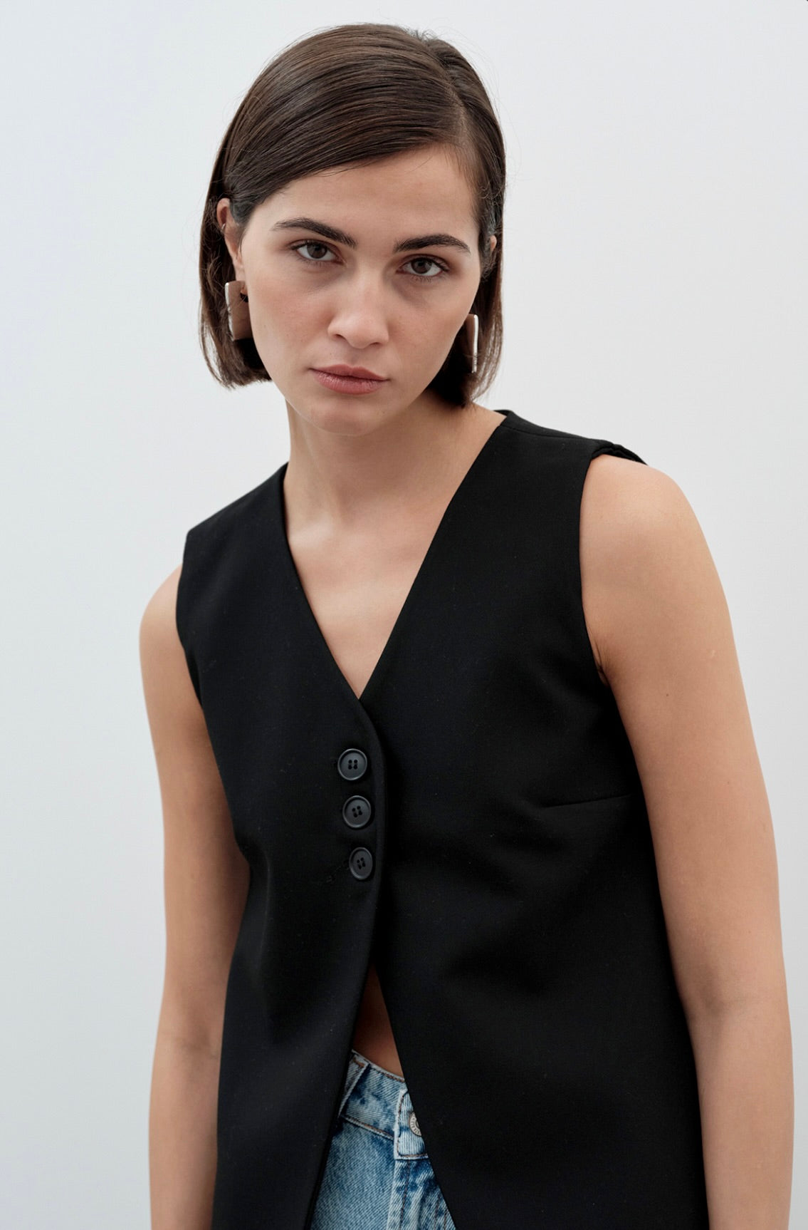 black-buttoned-V-neck-waistcoat-05-kochila-couture-formals-for-women