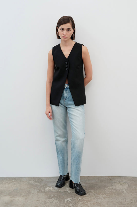 black-buttoned-V-neck-waistcoat-01-kochila-couture-formals-for-women