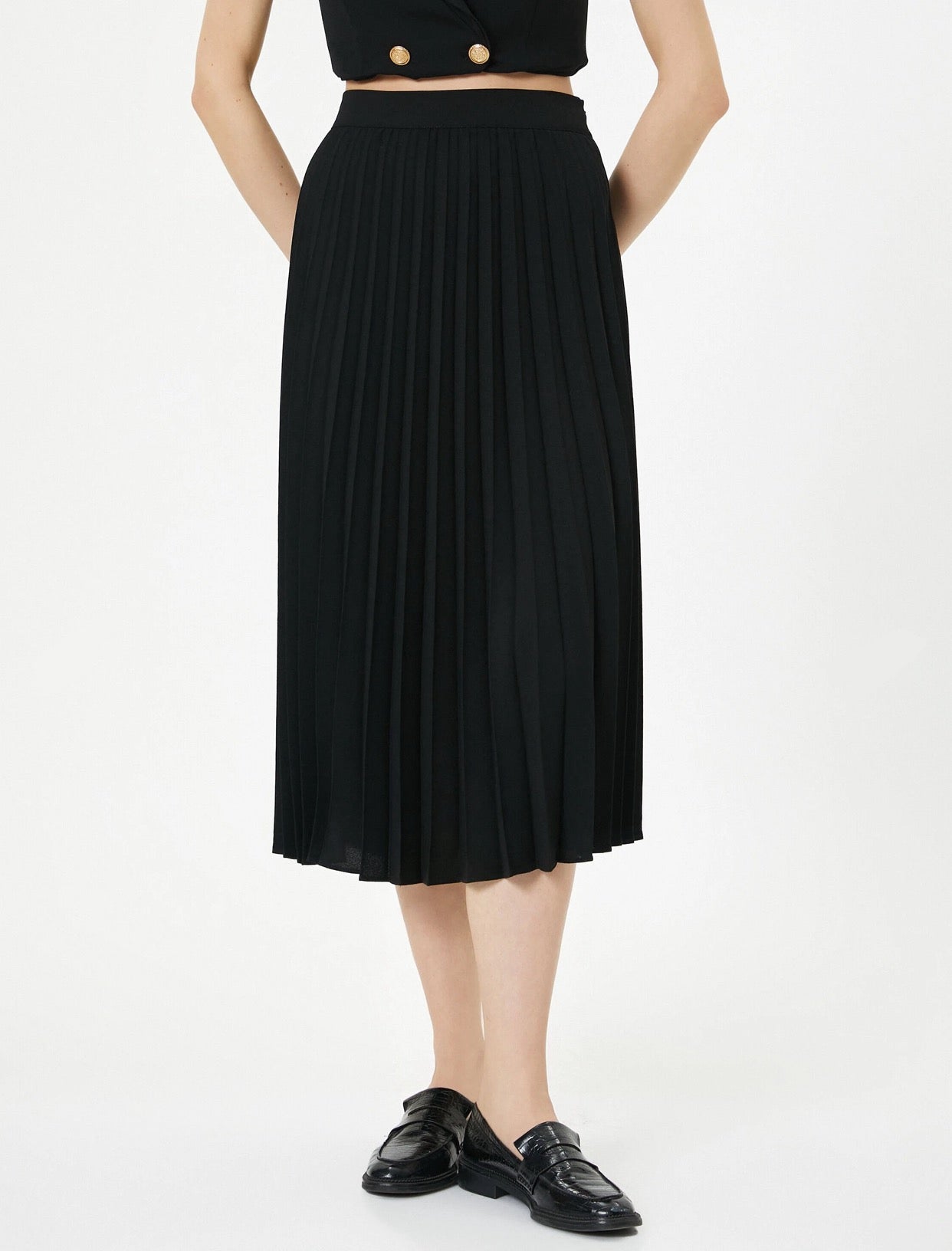 signature-black-pleated-midi-skirt