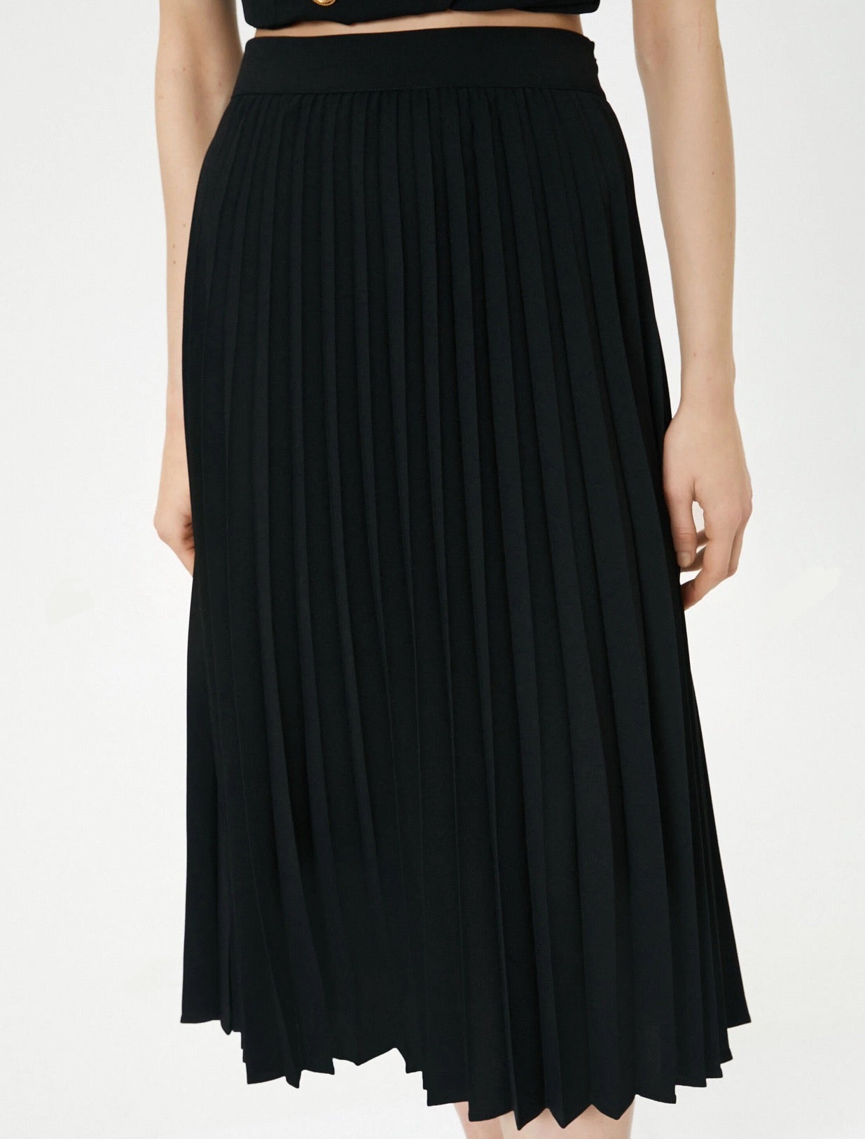 signature-black-pleated-midi-skirt